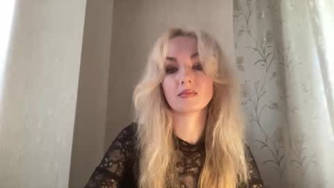 Snapshot of ingacat chatting on March 28, 10:15 am IngaCat online show from March 28, 10:15 am