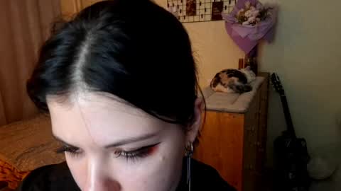 Mia online show from April 21, 2:34 pm