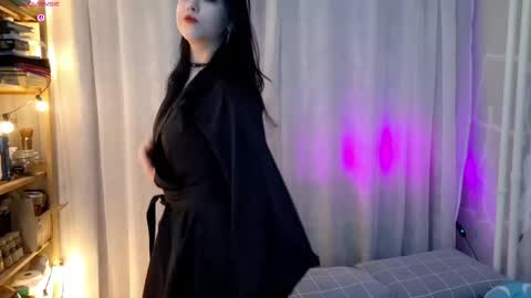 Mia online show from May 11, 3:18 pm