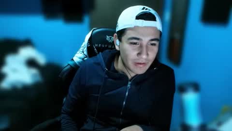 Iagust  online show from April 14, 1:22 am