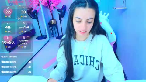 Snapshot of ingrid_rodriguezz chatting on December 14, 12:43 pm Ingrid online show from December 14, 12:43 pm