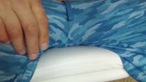 Snapshot of injmolder2 chatting on December 4, 12:53 am Hanging Out online show from December 4, 12:53 am