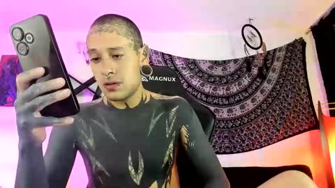 Snapshot of ink_u_buzz chatting on November 23, 11:10 am Dani online show from November 23, 11:10 am