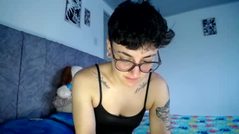 lyan onlyfans n linda online show from April 4, 9:56 pm