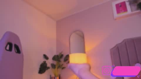 Snapshot of innana_babe chatting on February 24, 7:33 am Innana  online show from February 24, 7:33 am