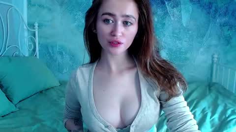 Lina online show from April 27, 1:31 pm