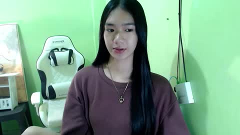 Reign online show from February 5, 8:35 pm