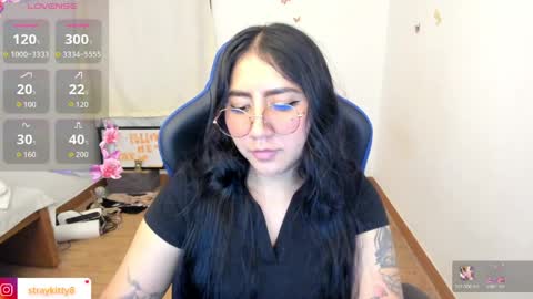 Luna        online show from May 13, 8:27 pm