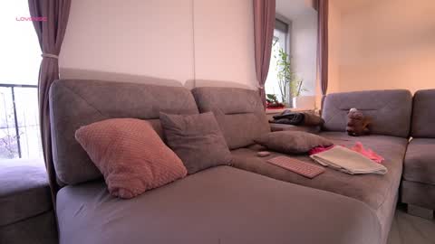 Snapshot of innocentemmy chatting on December 9, 1:34 pm Maria online show from December 9, 1:34 pm