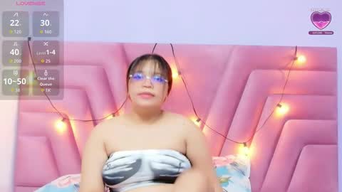 innocenthazel online show from February 10, 2:37 am