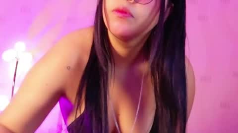 innocenthazel online show from April 26, 12:03 pm