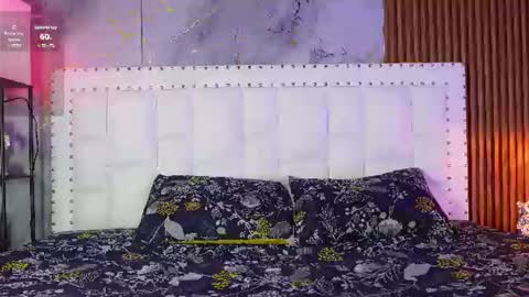 innocenthazel online show from July 4, 7:53 pm