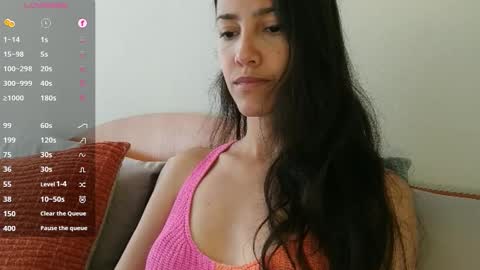 Laroa online show from December 3, 5:55 pm