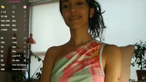 Laroa online show from July 15, 9:20 pm