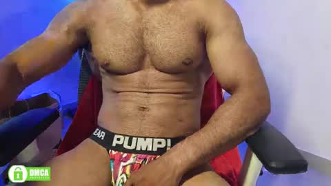 Snapshot of insanestud_miles chatting on October 3, 5:48 am Miles online show from October 3, 5:48 am