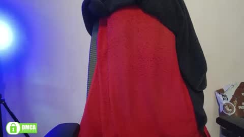 Snapshot of insanestud_miles chatting on October 6, 7:28 am Miles online show from October 6, 7:28 am