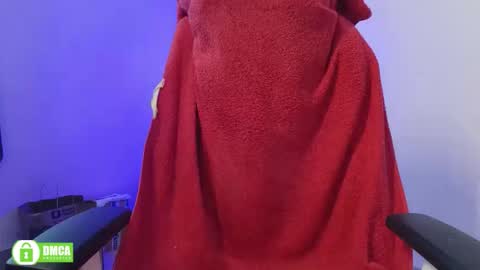 Snapshot of insanestud_miles chatting on October 22, 5:19 am Miles online show from October 22, 5:19 am