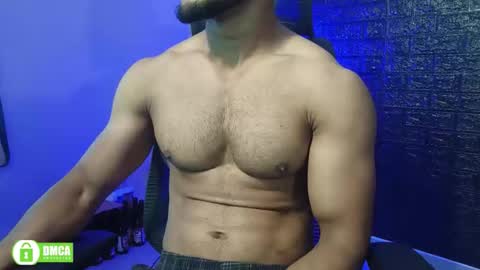 Snapshot of insanestud_miles chatting on November 22, 5:17 am Miles online show from November 22, 5:17 am