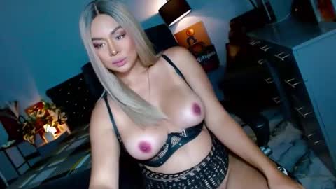 insatiable_queen16 online show from May 29, 7:34 pm