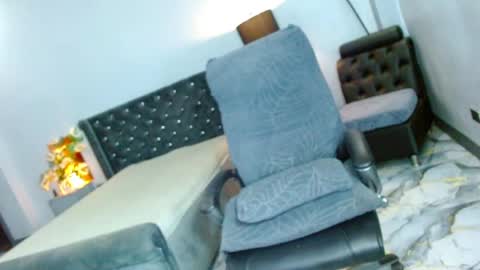 insatiable_queen16 online show from August 2, 6:17 pm