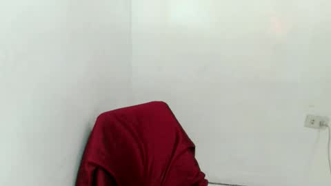 Snapshot of insigida_xxx chatting on October 21, 11:38 pm Jean online show from October 21, 11:38 pm