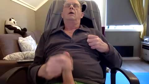 insignia20 online show from March 4, 11:40 am