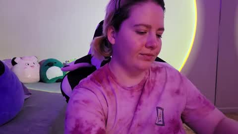 Snapshot of internetfairy_xo chatting on December 21, 2:37 pm Faye online show from December 21, 2:37 pm