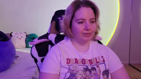 Snapshot of internetfairy_xo chatting on January 18, 6:24 am Faye online show from January 18, 6:24 am