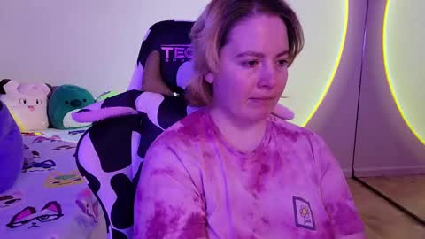 Snapshot of internetfairy_xo chatting on January 21, 2:26 pm Faye online show from January 21, 2:26 pm