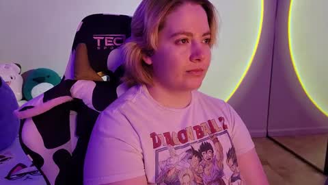 Snapshot of internetfairy_xo chatting on January 27, 11:22 am Faye online show from January 27, 11:22 am