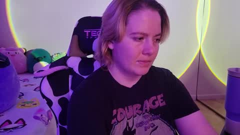 Snapshot of internetfairy_xo chatting on January 30, 3:44 am Faye online show from January 30, 3:44 am