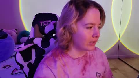 Snapshot of internetfairy_xo chatting on February 26, 8:48 am Faye online show from February 26, 8:48 am