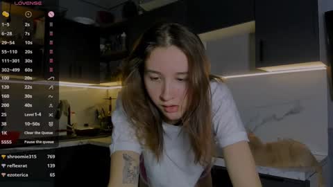 Snapshot of internetsexplorer chatting on December 16, 10:45 pm Bernadette Join online show from December 16, 10:45 pm