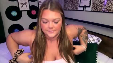 Snapshot of interracialfun379687 chatting on April 29, 3:21 am interracialfun379687 online show from April 29, 3:21 am