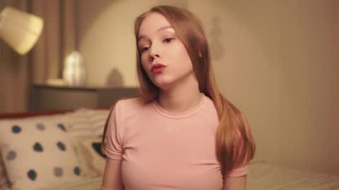 Avie online show from March 4, 7:53 pm