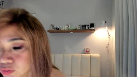 Snapshot of inuldaraka chatting on December 14, 3:17 pm Mina Han online show from December 14, 3:17 pm