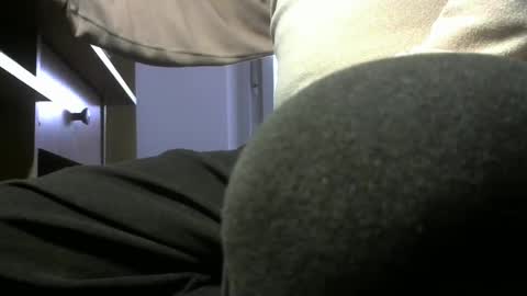 Snapshot of investigator310 chatting on December 5, 8:44 am investigator310 online show from December 5, 8:44 am