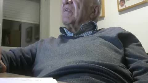 Snapshot of investigator310 chatting on January 16, 11:16 pm investigator310 online show from January 16, 11:16 pm