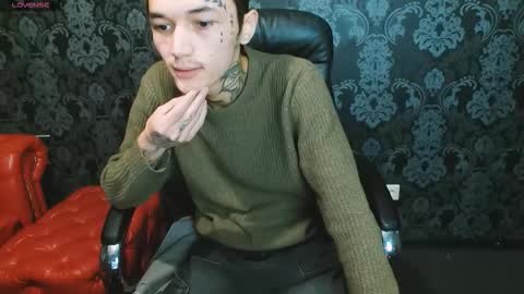 Snapshot of ionarne chatting on November 19, 1:11 pm ionarne online show from November 19, 1:11 pm