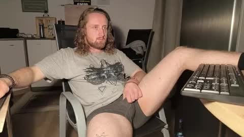 Snapshot of ipipo42o chatting on October 13, 10:10 pm DrownMentally online show from October 13, 10:10 pm