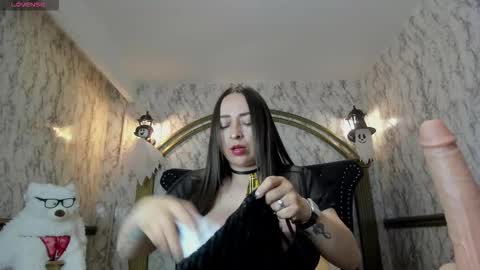 Snapshot of irennewilson chatting on October 21, 12:17 pm Irenne Wilson Online 0700 to 1400 gmt-5 online show from October 21, 12:17 pm
