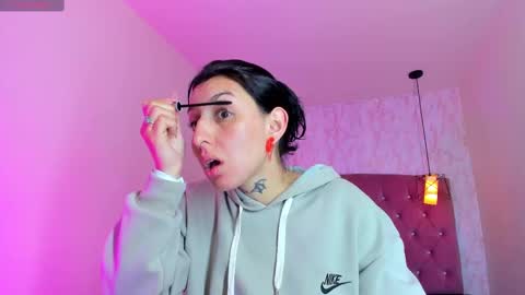 iris_77 online show from November 18, 11:36 am