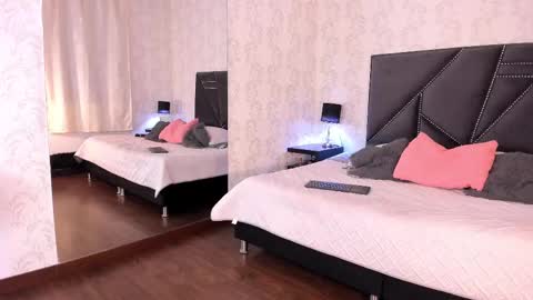 Queen Iris online show from September 20, 5:58 pm