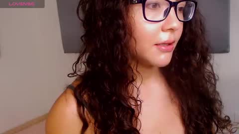 Snapshot of iris_caprice chatting on January 16, 3:23 am Instagram iris caprice online show from January 16, 3:23 am