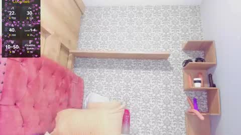 Snapshot of iris_charlotte chatting on July 22, 12:08 pm Hot Charlotte online show from July 22, 12:08 pm