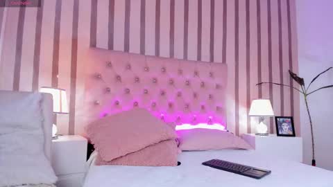 Iris  online show from February 28, 7:48 pm