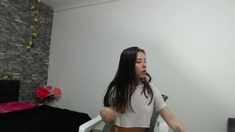 Snapshot of iris_joi chatting on December 13, 1:48 am Iirs online show from December 13, 1:48 am