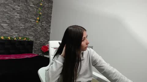 Snapshot of iris_joi chatting on February 17, 3:47 am Iirs online show from February 17, 3:47 am