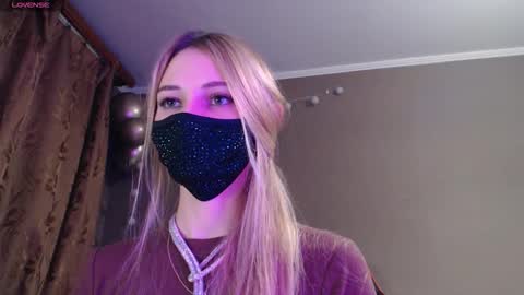 Lily online show from November 5, 4:51 pm