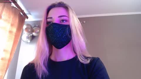 Lily online show from November 17, 10:32 am